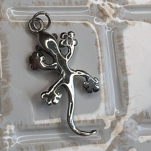 Vintage Gecko Lizard Charm Pendant Sterling Silver NOS - Picture 2 of 4